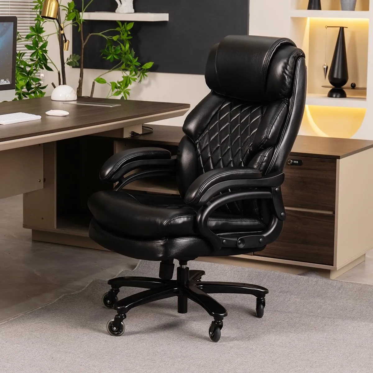 500lbs Big and Tall Office Chair for Heavy People Executive Office Chair 360 Swivel Computer Desk Chair with Heavy Duty Casters Large Size Home Office Chairs (Black)