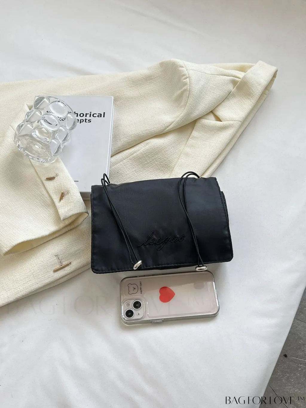 BagForLove - Detachable Storage Pocket in Spacious Portable Cosmetic Bag