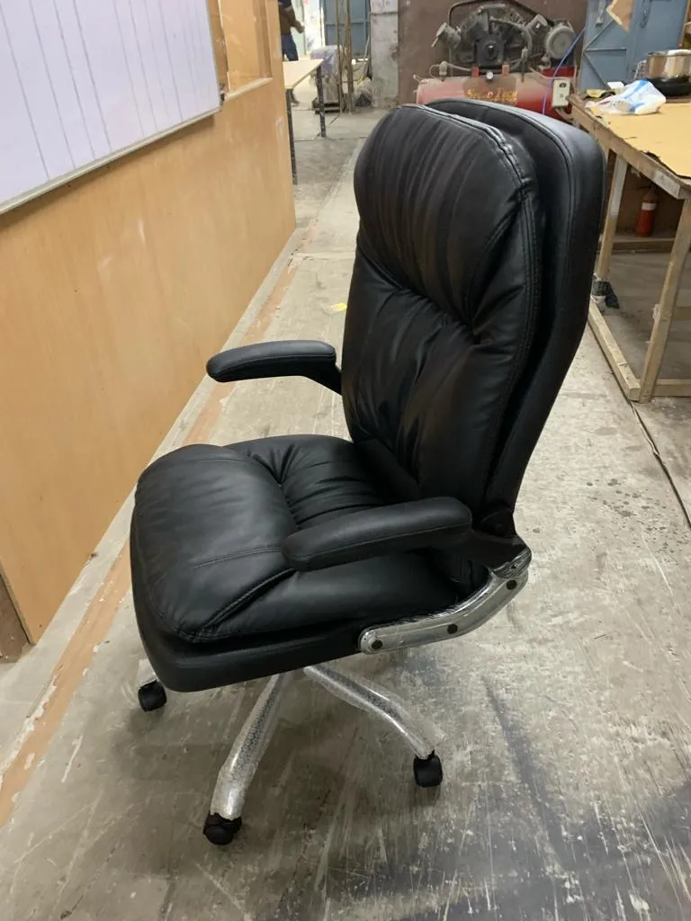 Comfortable Director Chair with Adjustable Armrest Office Chair