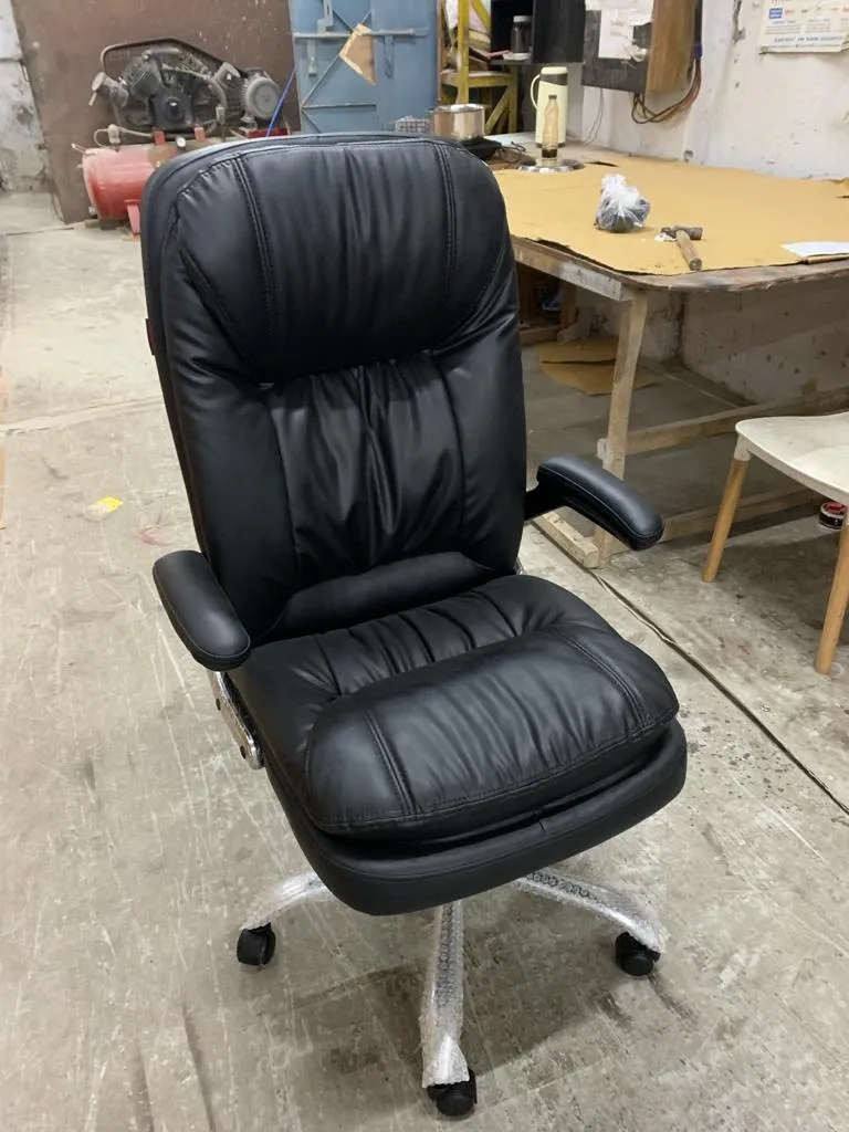 Comfortable Director Chair with Adjustable Armrest Office Chair