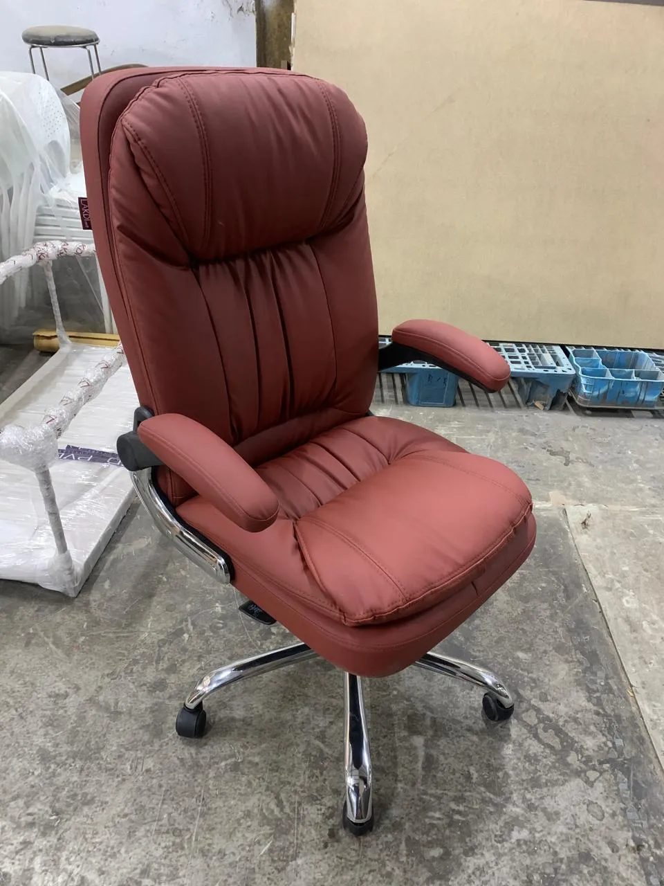 Comfortable Director Chair with Adjustable Armrest Office Chair