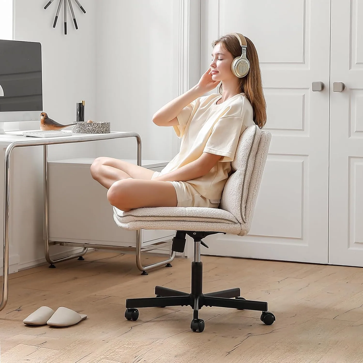 EMIAH Armless Office Desk Chair with Wheels Faux Fur Vanity Mid-Back Ergonomic Home Computer Comfortable Adjustable Swivel Furry Task Chair with Thickened Cushion