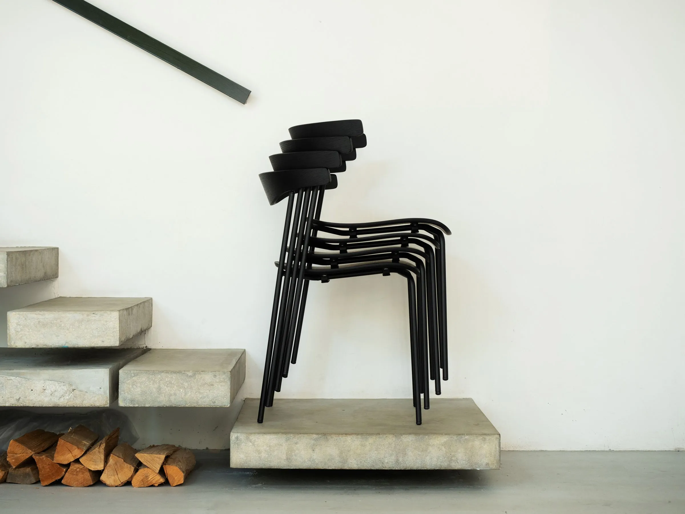 Hug Chair / Black