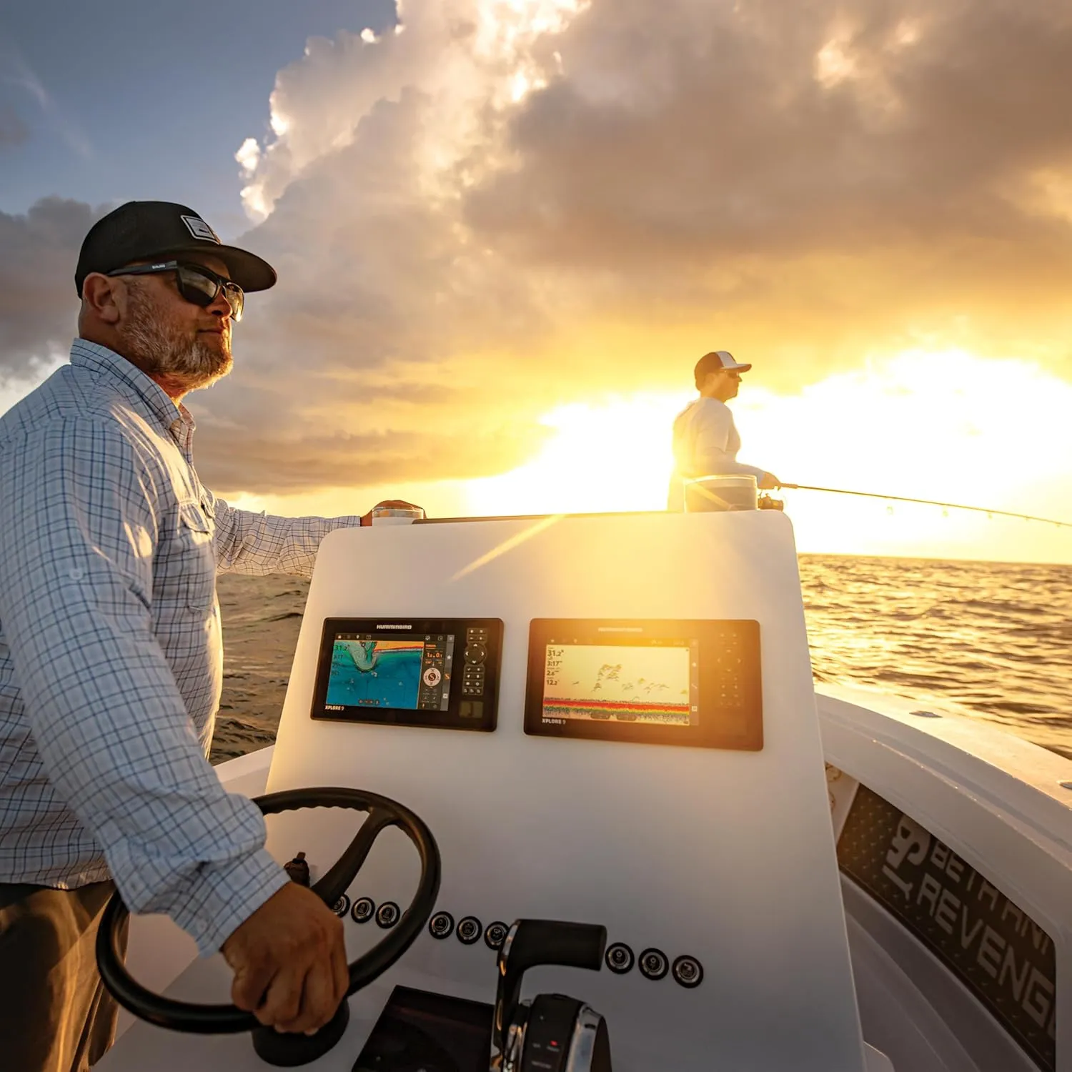 Humminbird XPLORE Series GPS Fish Finder MEGA Side Imaging  & HD Touchscreen Display