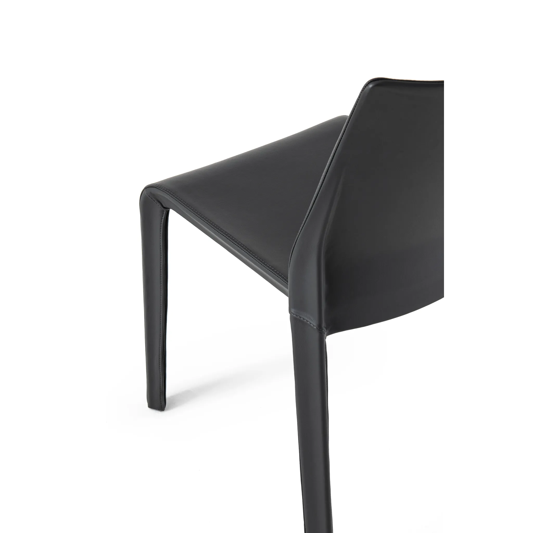 Leather Covered Dining Chair | Desalto Lisbona