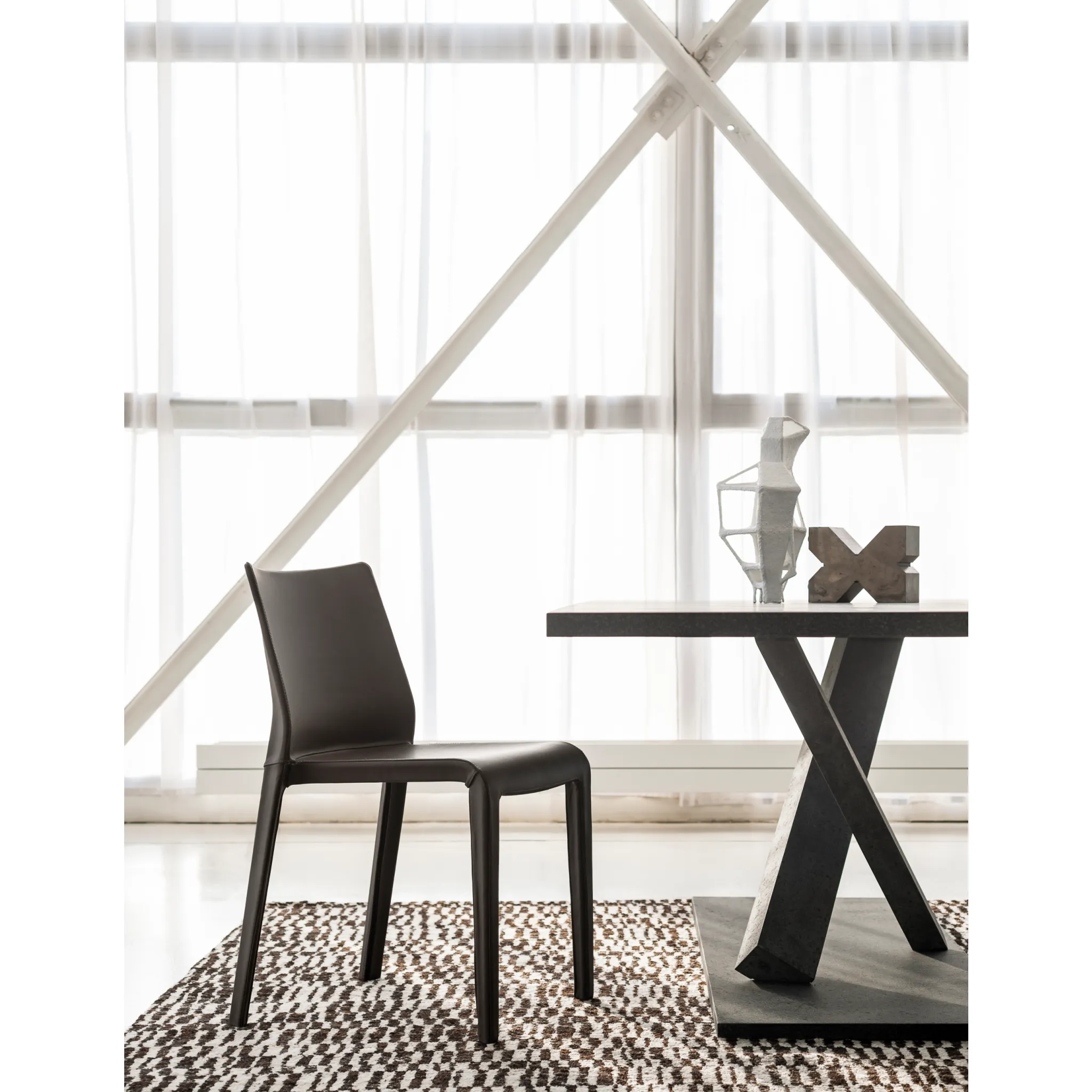 Leather Covered Dining Chair | Desalto Lisbona