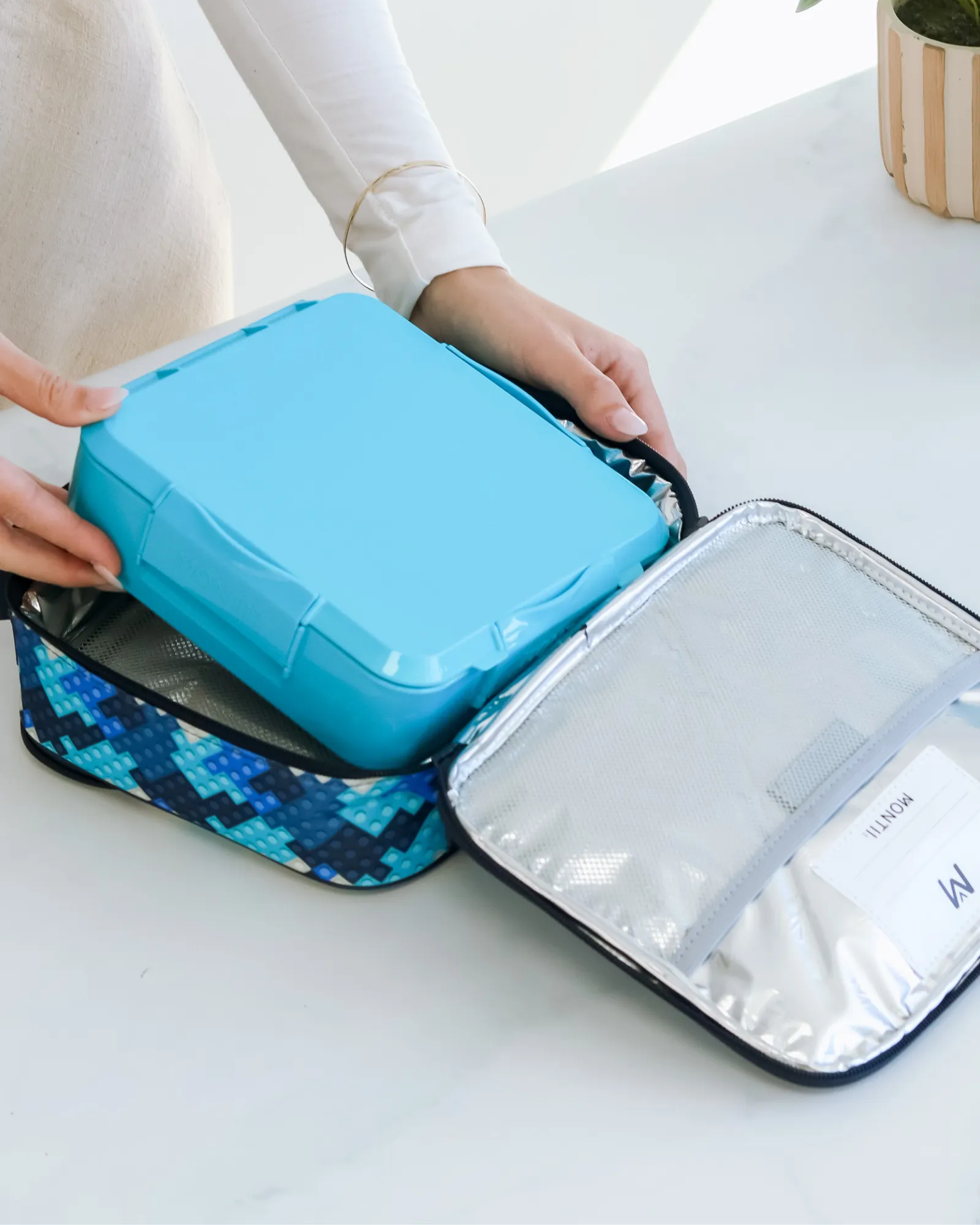 MontiiCo Medium Insulated Lunch Bag - Block Land