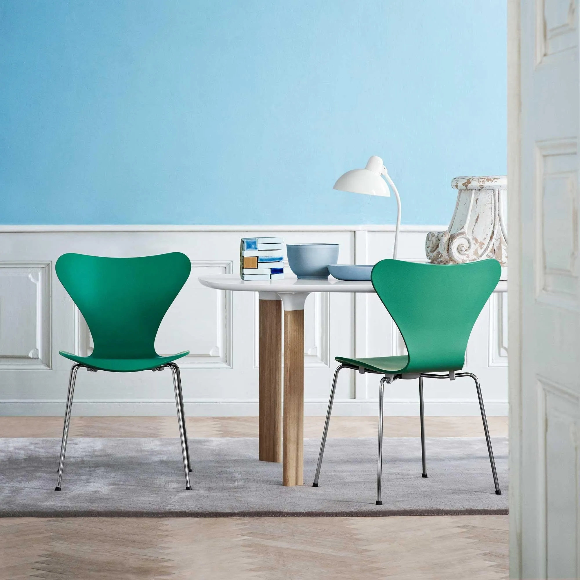 Series 7™ Chair / Lacquered