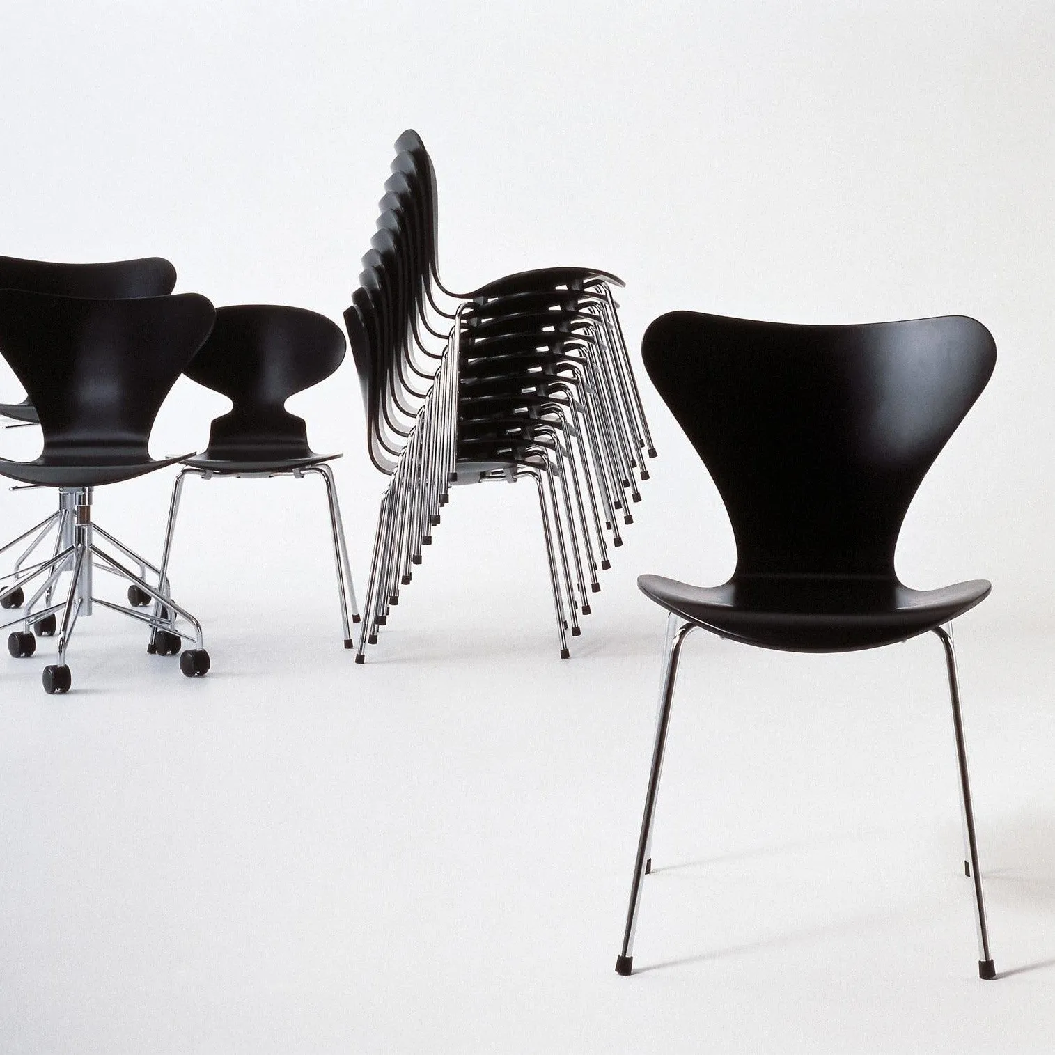 Series 7™ Chair / Lacquered