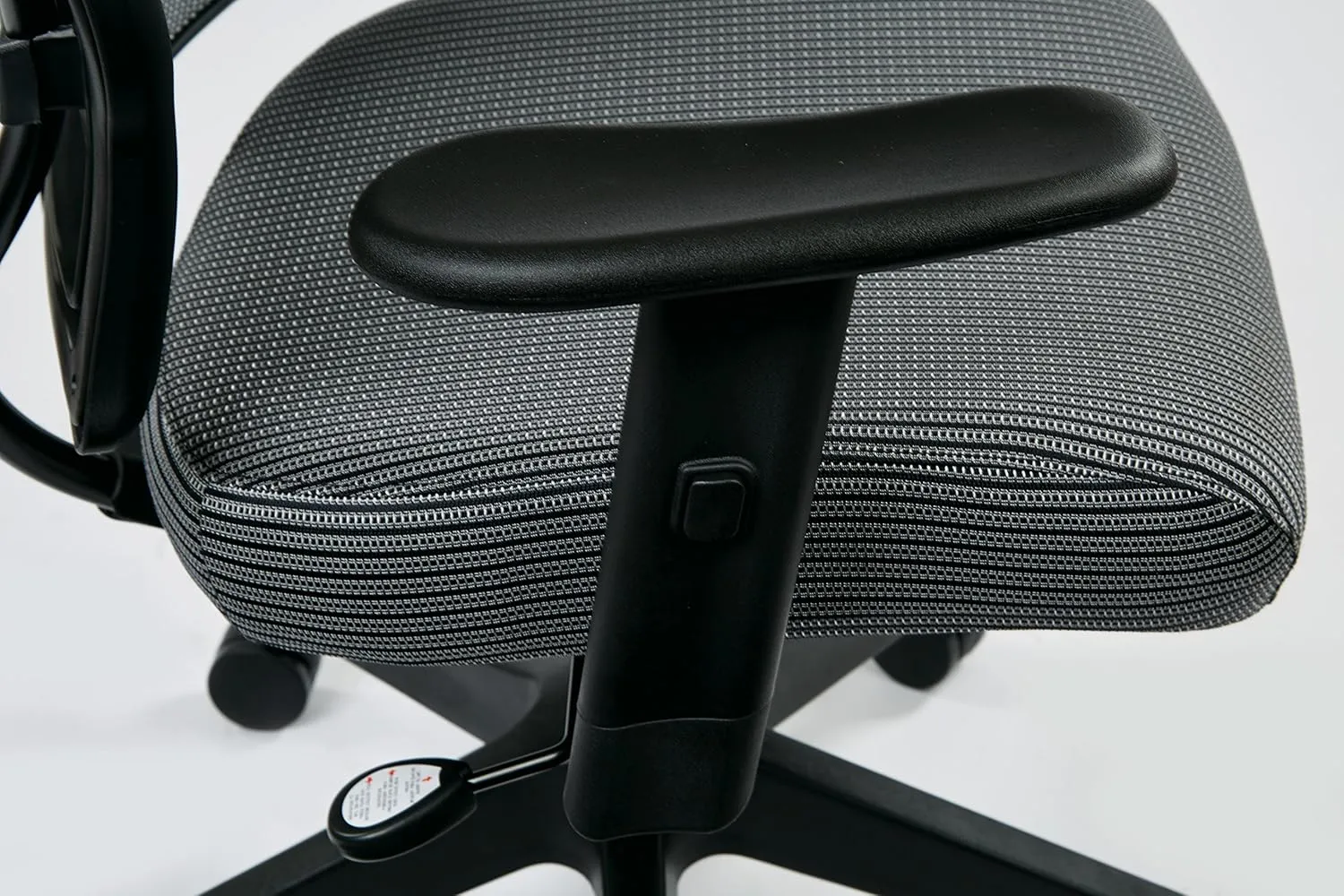 SPACE Seating Deluxe VeraFlex Fabric Seat and Back, 2-to-1 Synchro Tilt Control and 2-Way Adjustable Arms Managers Chair, Charcoal