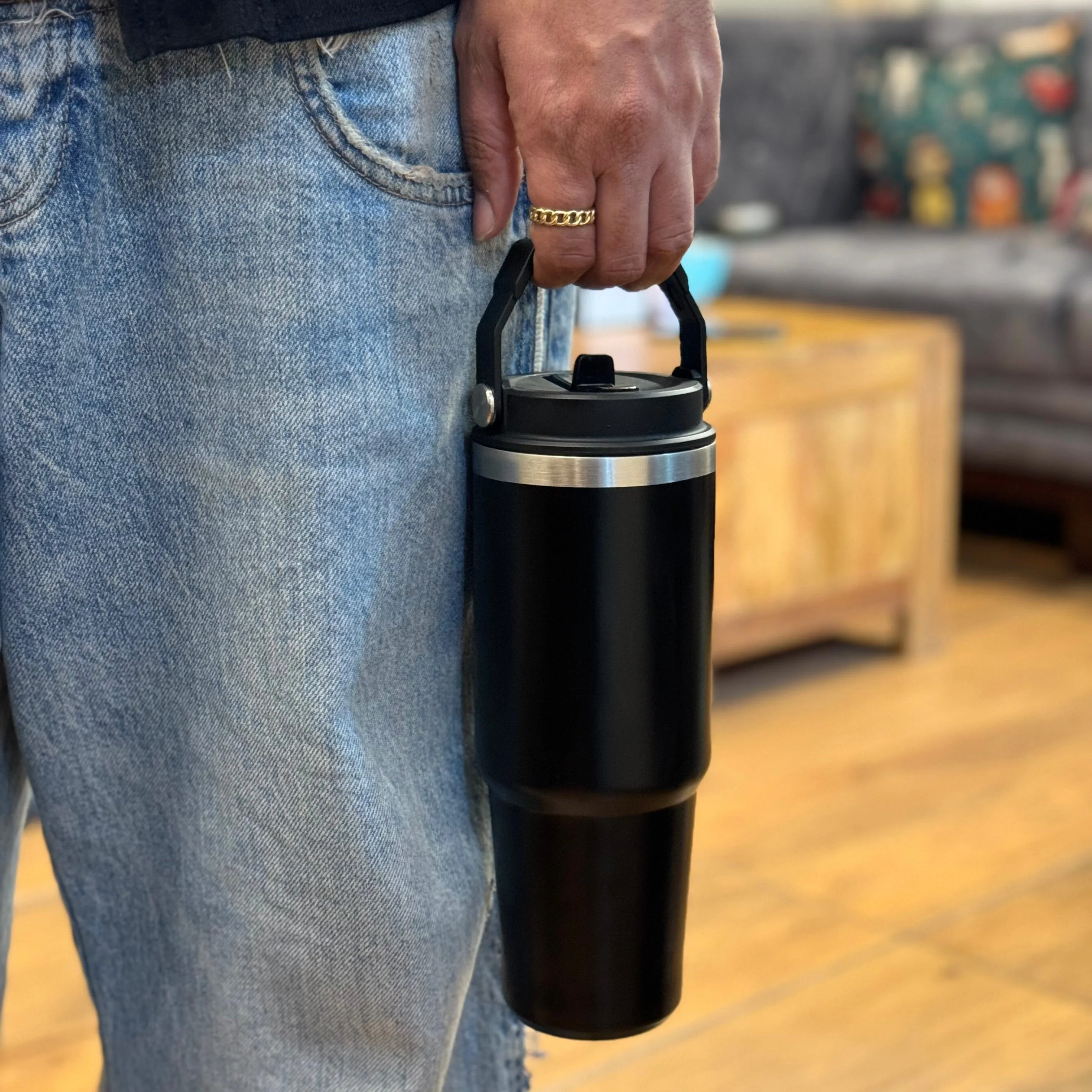 Stan: 900ml Leakproof & Insulated Stainless Steel Tumbler with Handle, Straw & Double-Wall Design for Hot & Cold Drinks