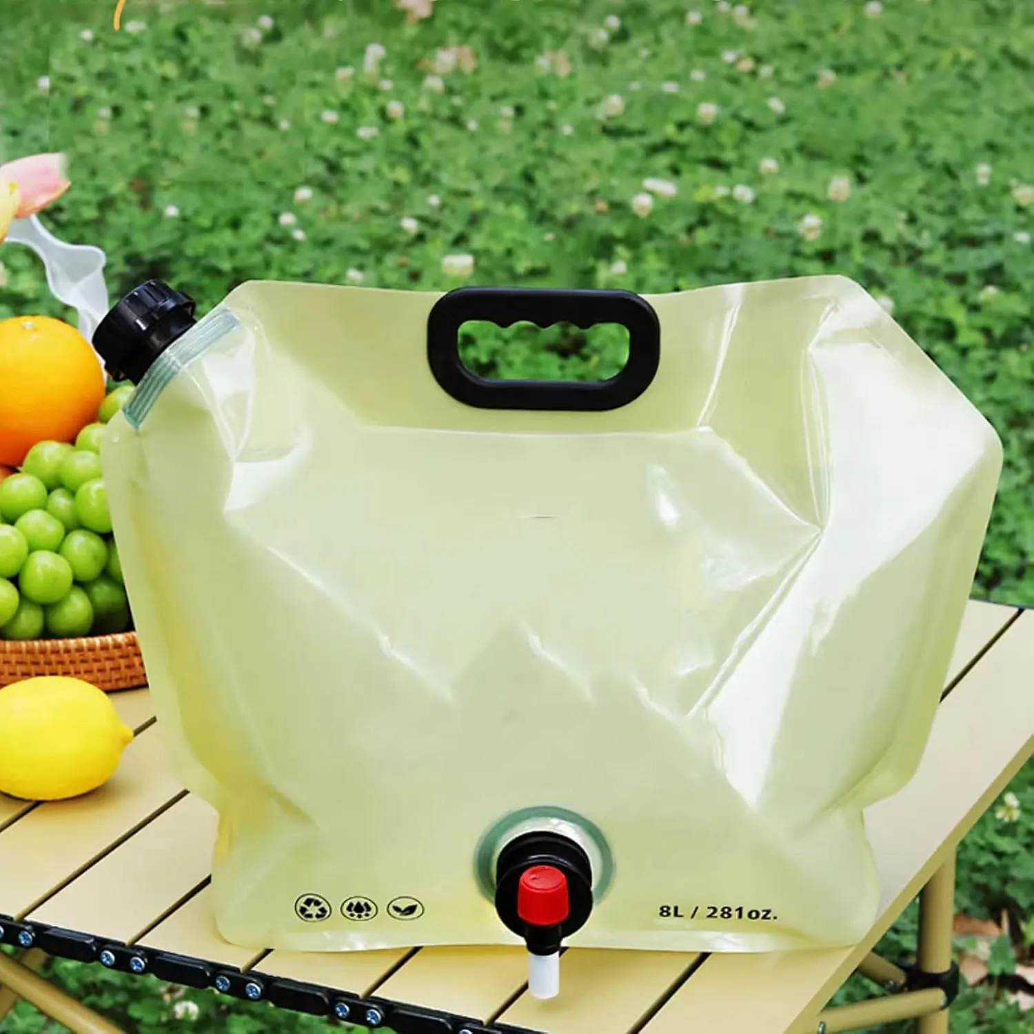 Water Storage Bladder 8L Foldable Plastic Water Storage Bag with Faucet Portable Water Tank with Capacity Water Level Line for Camping, Hiking, Emergency Water Storage(Brass,2 Pieces)